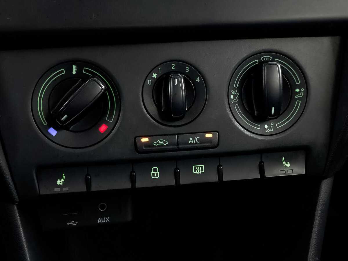 Купить Skoda Rapid с пробегом. Фото: #20