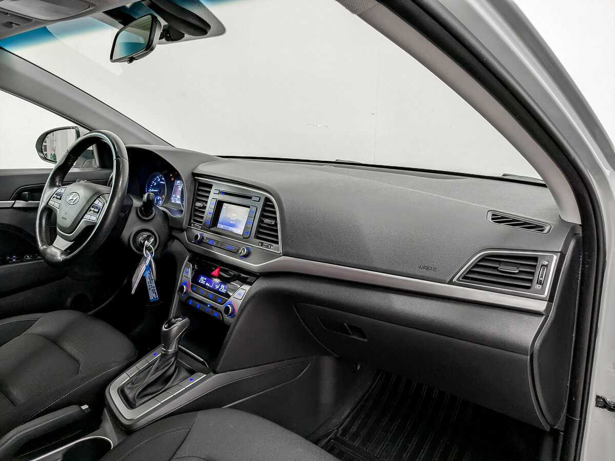 Купить Hyundai Elantra с пробегом. Фото: #10