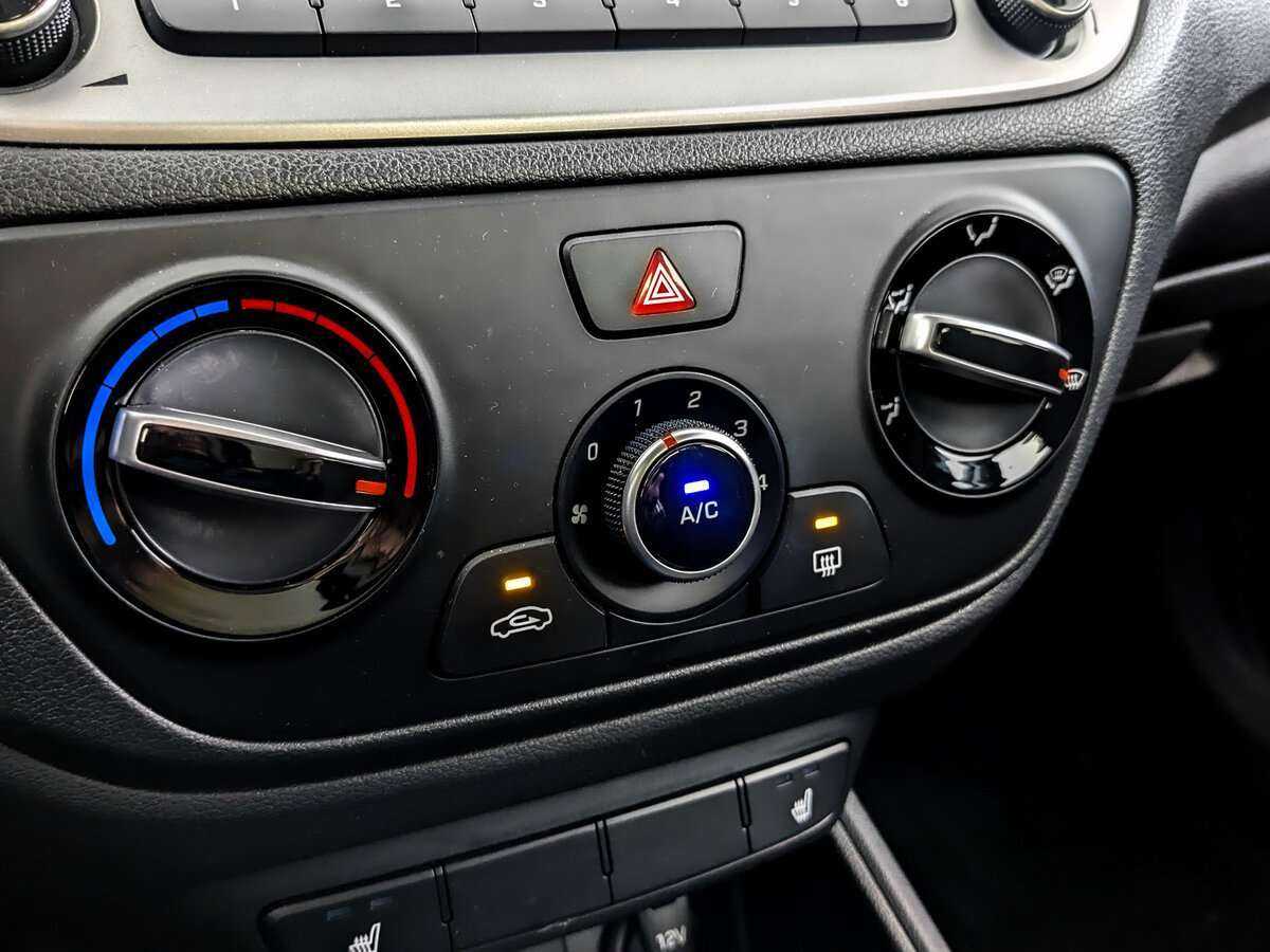 Купить Hyundai Solaris с пробегом. Фото: #24