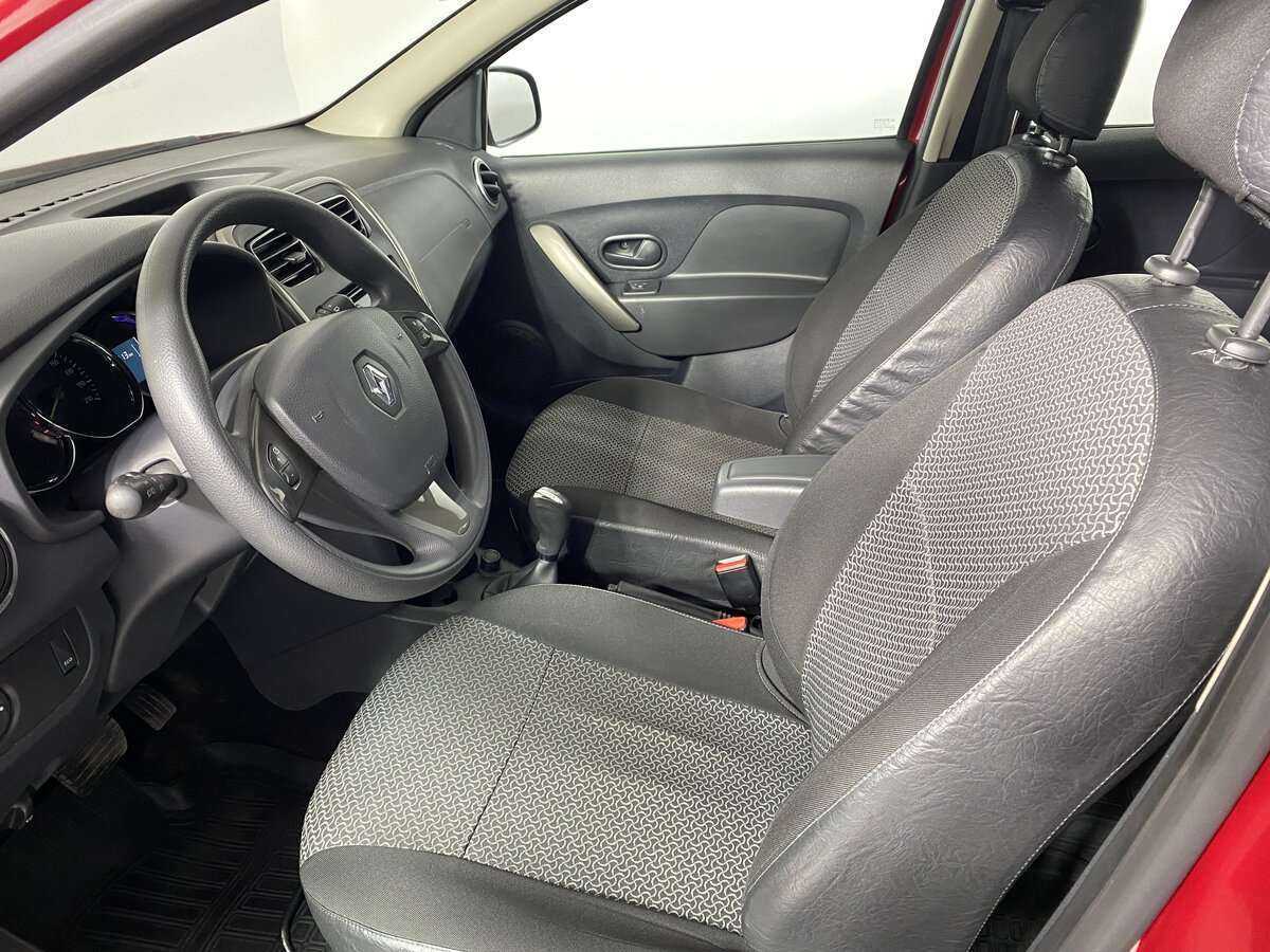 Купить Renault Sandero с пробегом. Фото: #9