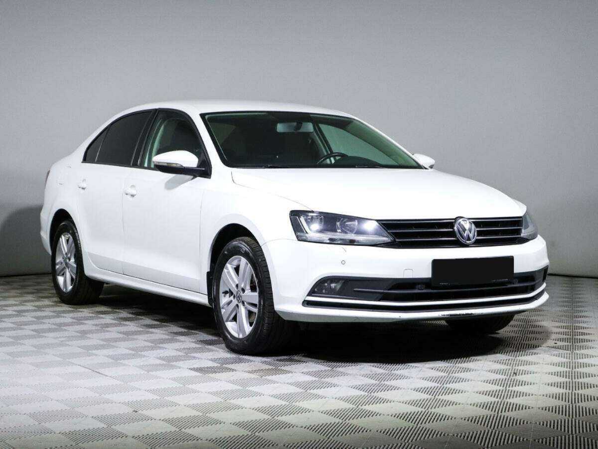 Купить Volkswagen Jetta с пробегом. Фото: #2