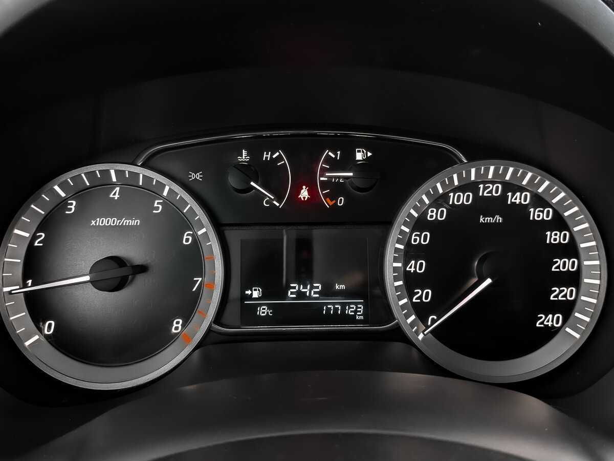 Купить Nissan Sentra с пробегом. Фото: #15