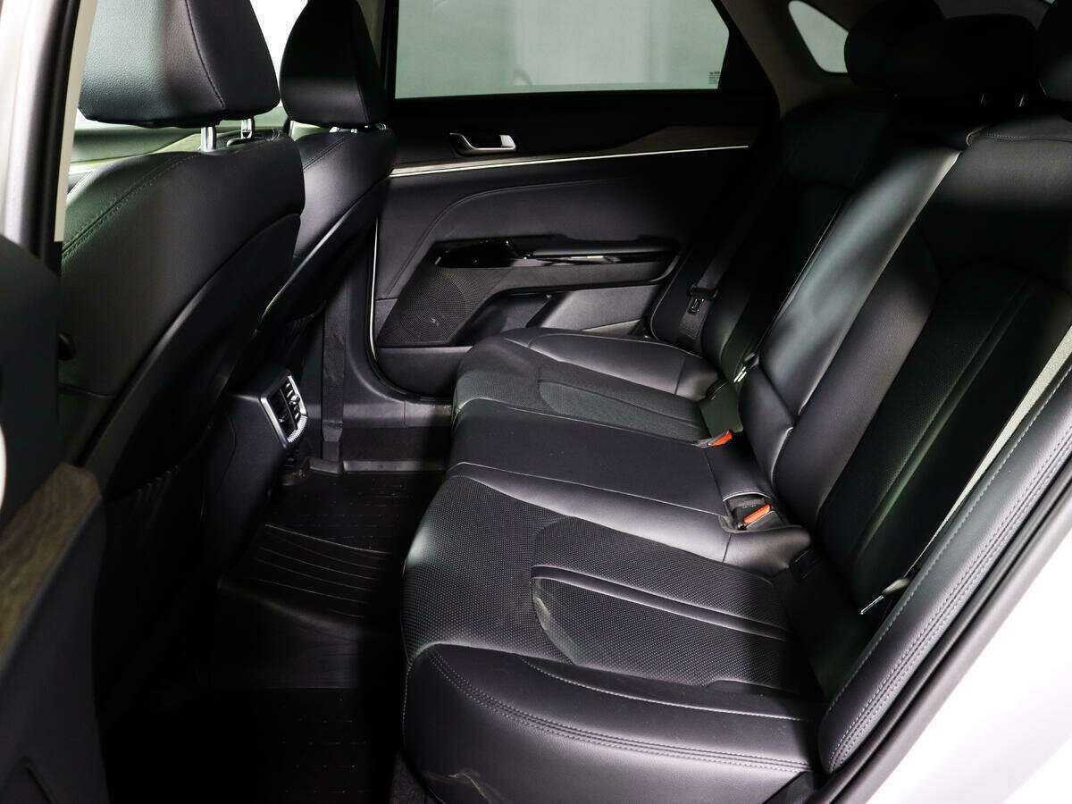 Купить Kia K5 с пробегом. Фото: #8