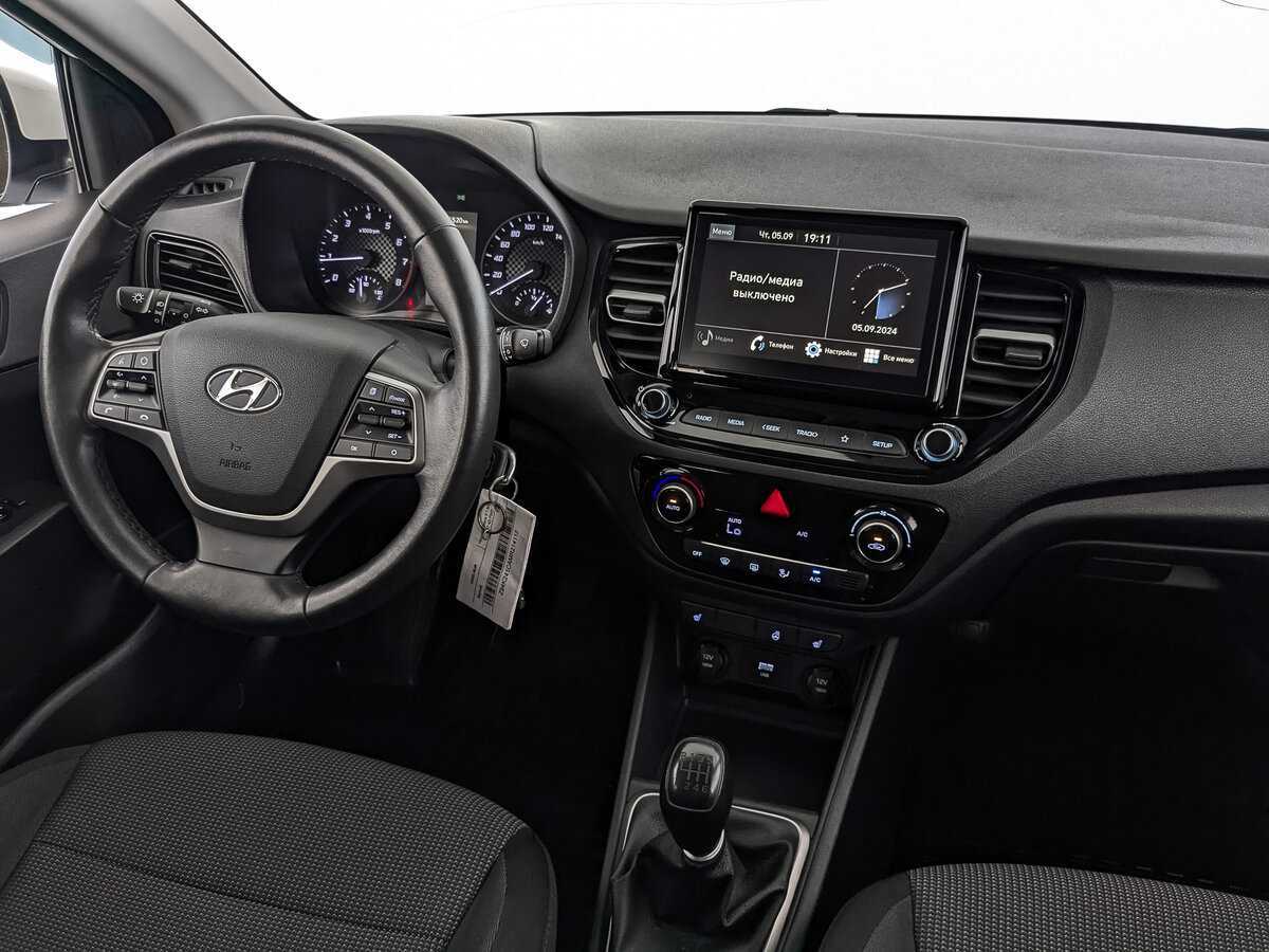 Купить Hyundai Solaris с пробегом. Фото: #21