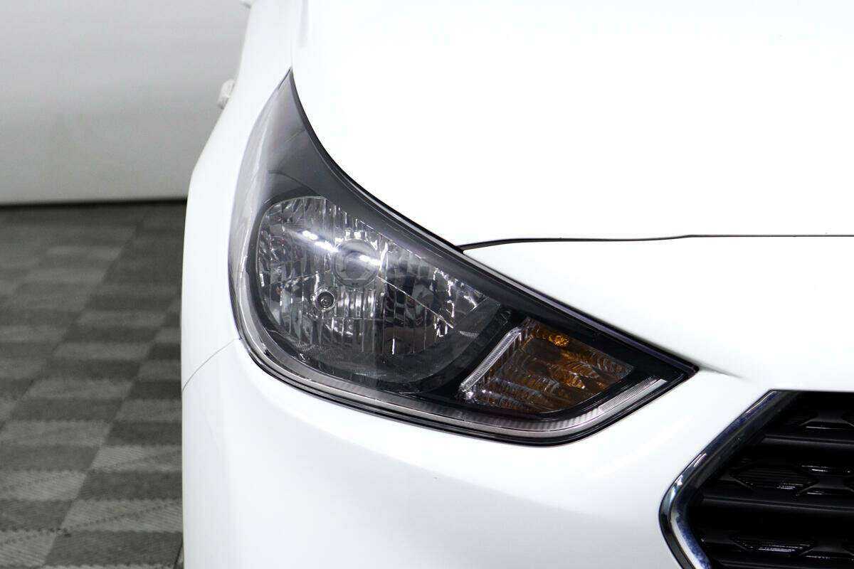 Купить Hyundai Solaris с пробегом. Фото: #10