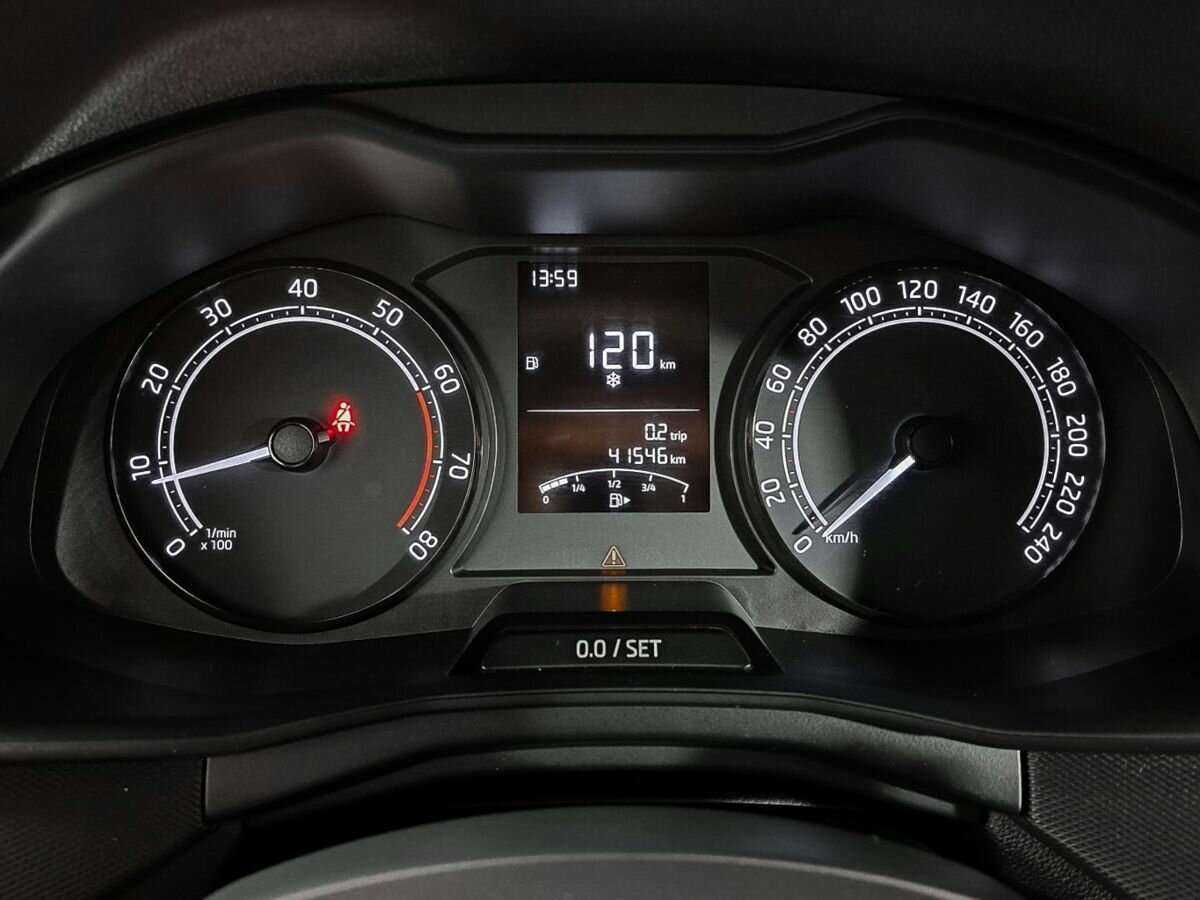 Купить Skoda Rapid с пробегом. Фото: #10