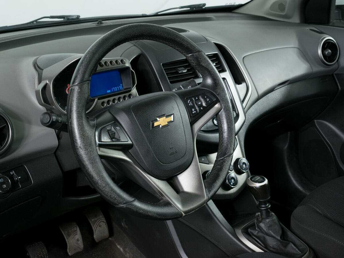 Купить Chevrolet Aveo с пробегом. Фото: #10