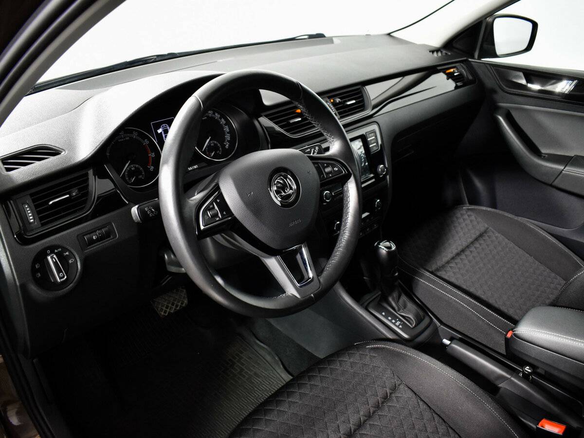 Купить Skoda Rapid с пробегом. Фото: #8