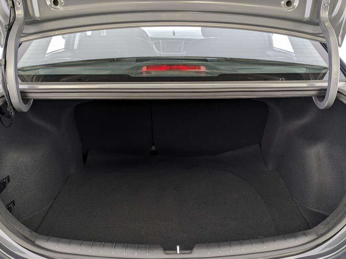 Купить Hyundai Solaris с пробегом. Фото: #9