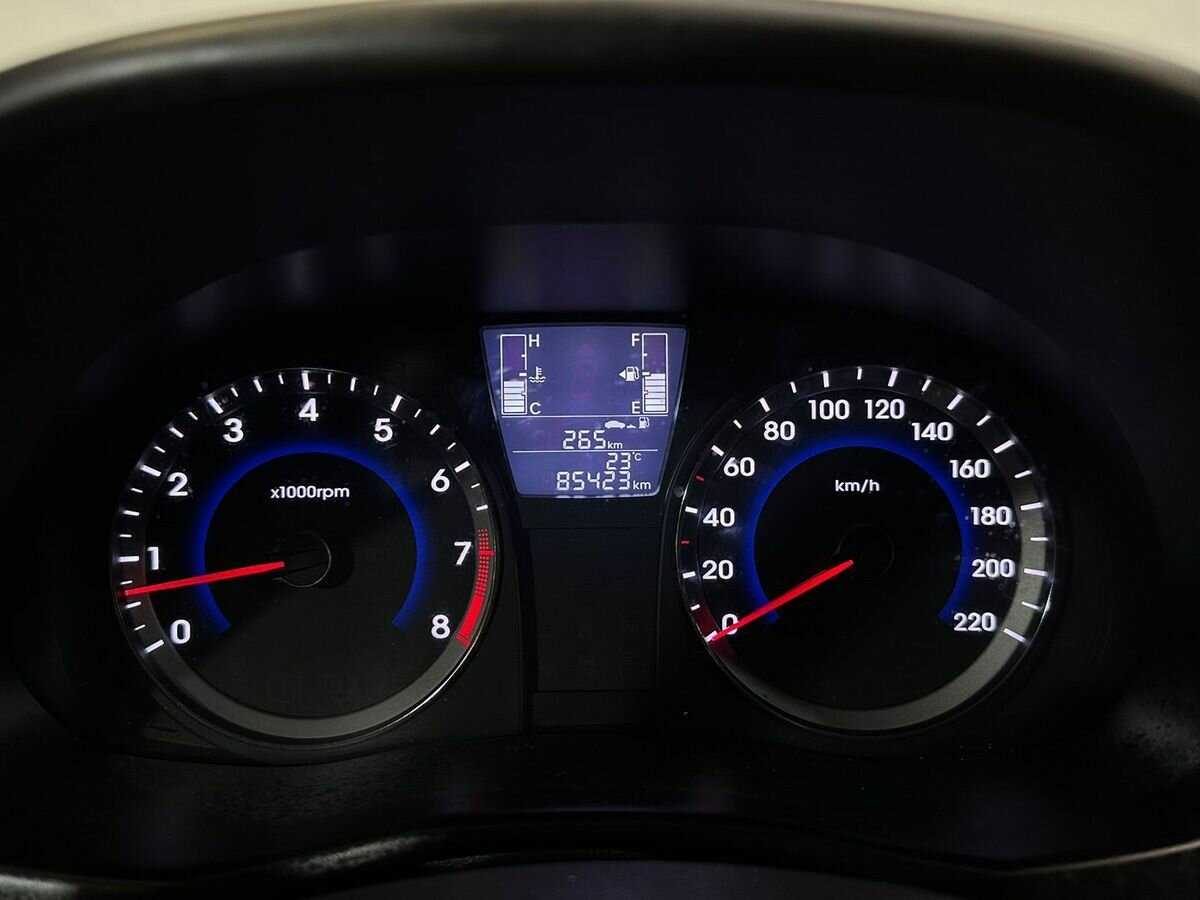 Купить Hyundai Solaris с пробегом. Фото: #11