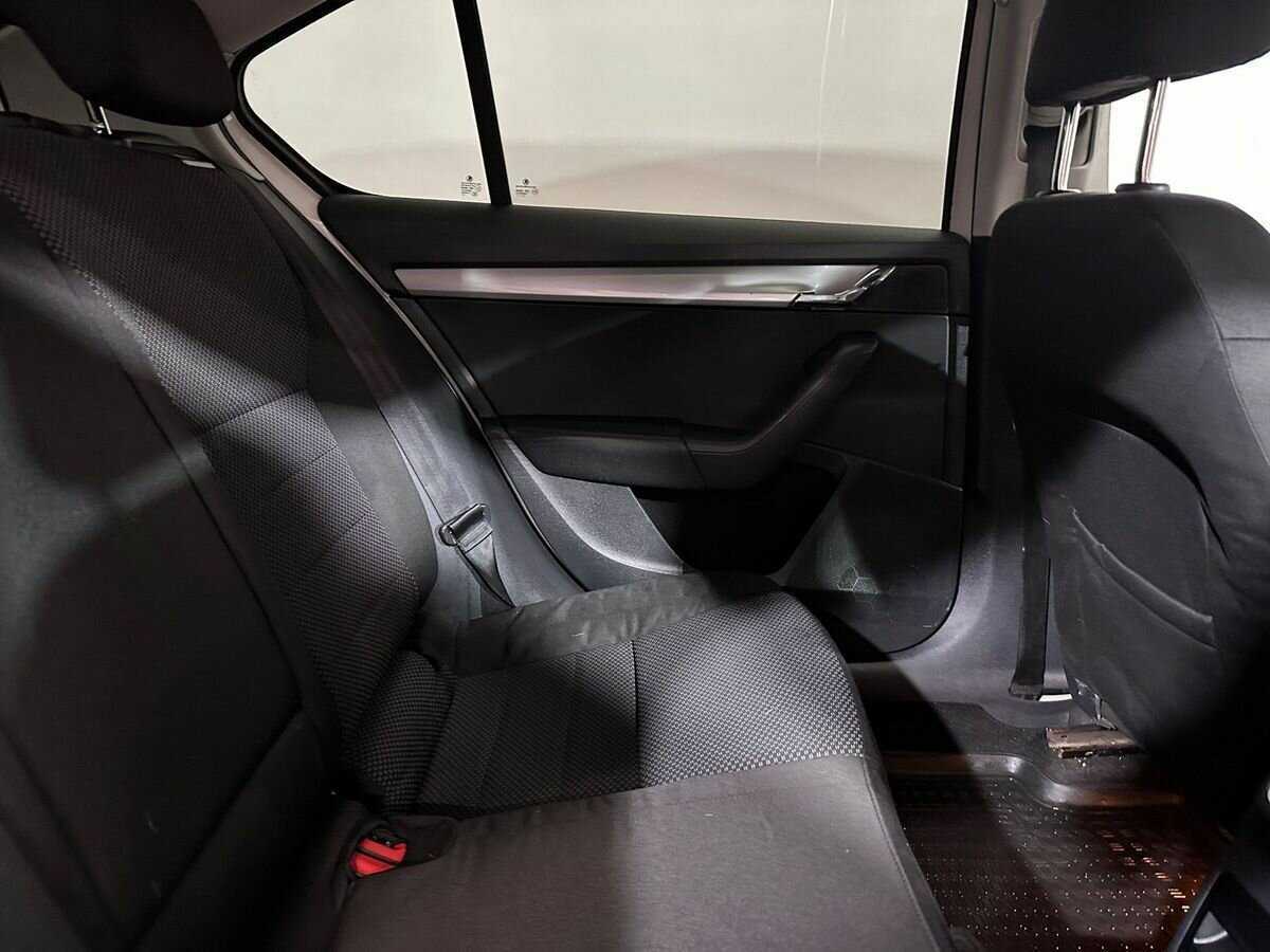 Купить Skoda Octavia с пробегом. Фото: #9