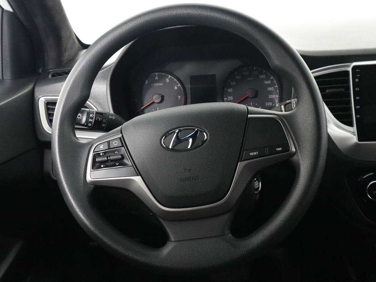 Купить Hyundai Solaris с пробегом. Фото: #10