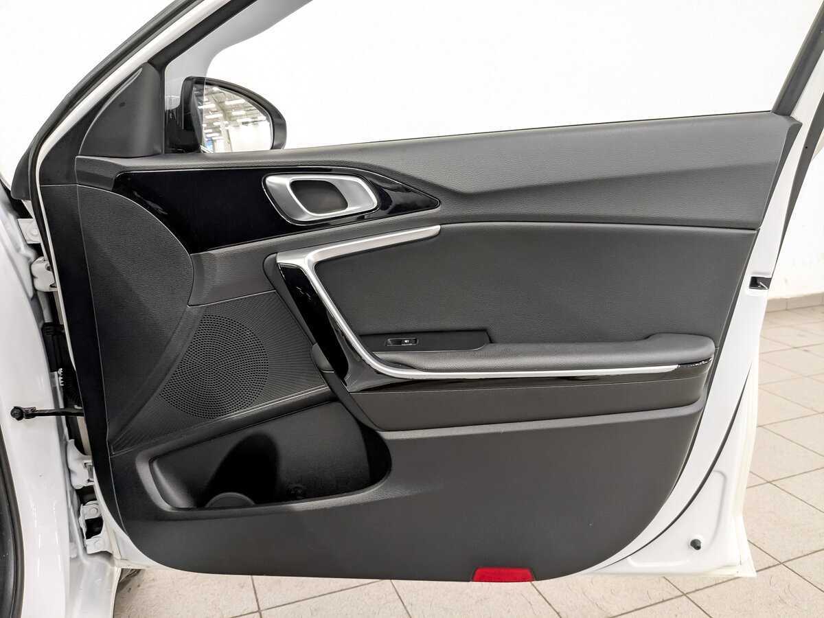 Купить Kia Ceed с пробегом. Фото: #22