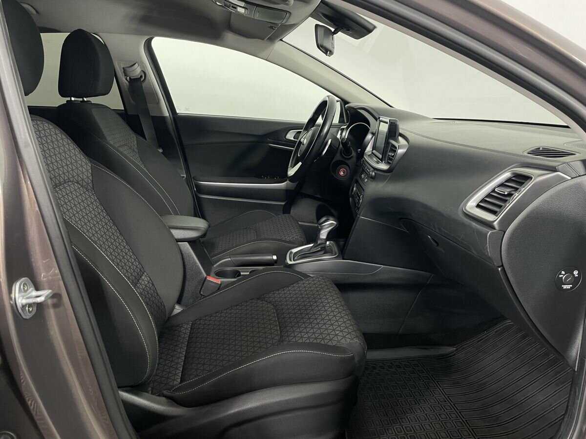 Купить Kia Ceed с пробегом. Фото: #13