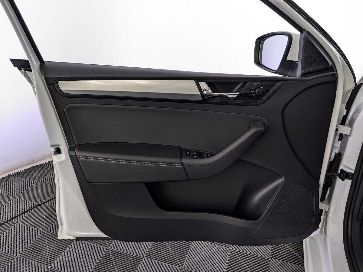 Купить Skoda Rapid с пробегом. Фото: #13