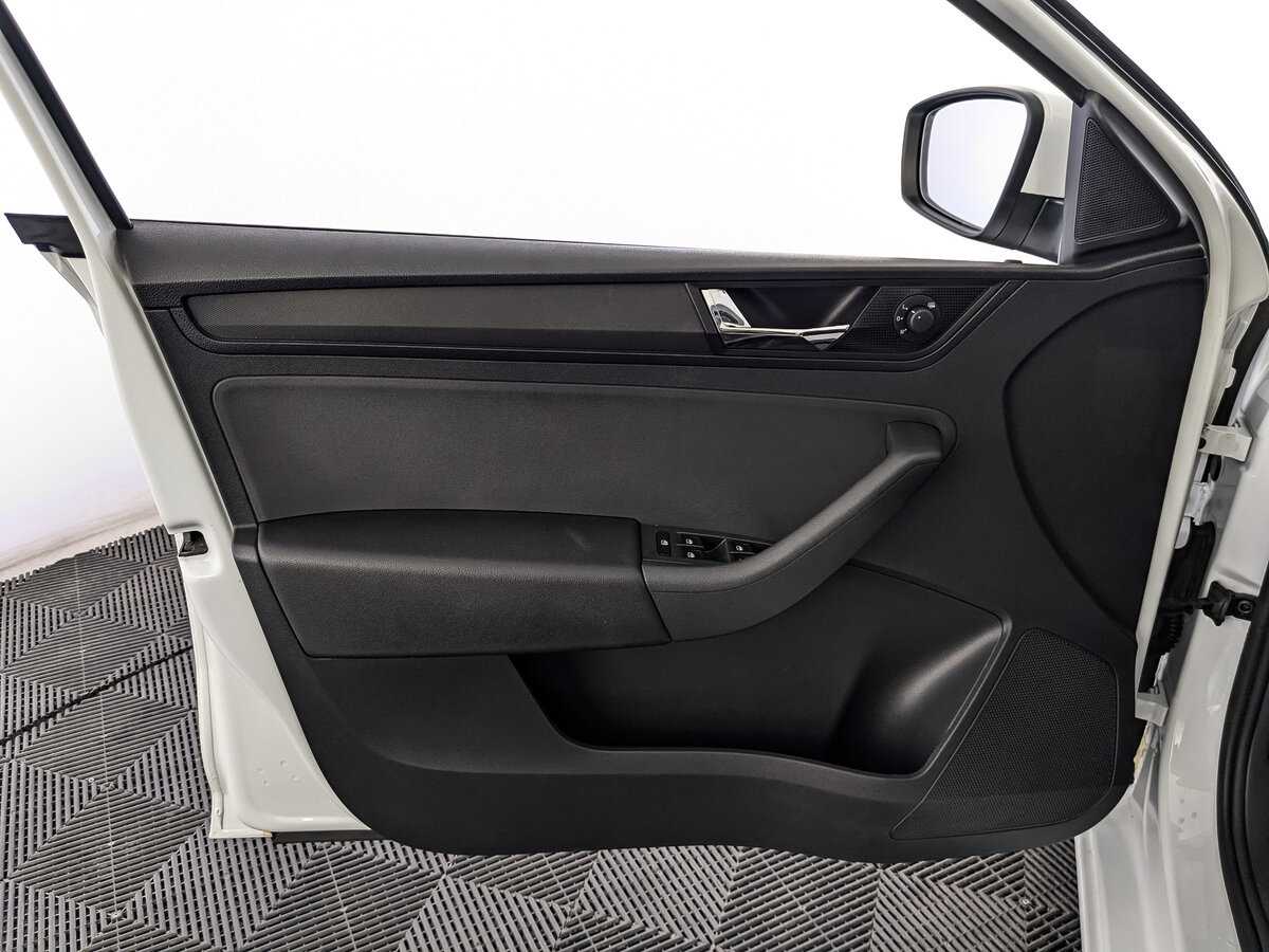 Купить Skoda Rapid с пробегом. Фото: #14