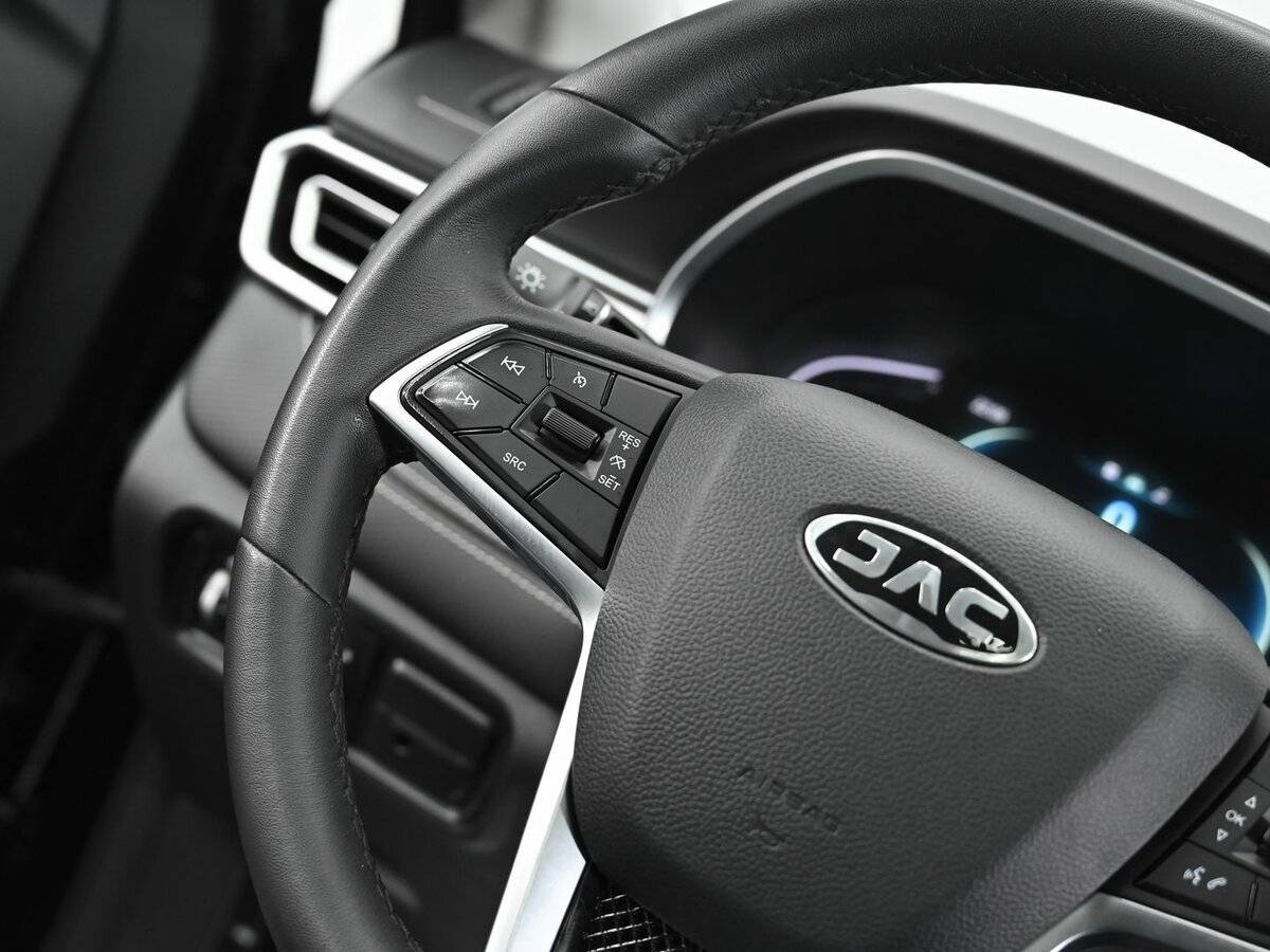 Купить JAC J7 с пробегом. Фото: #8