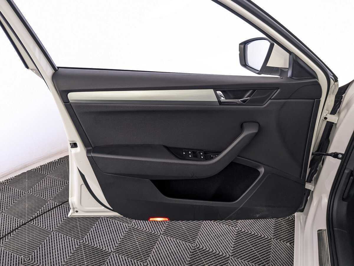 Купить Skoda Superb с пробегом. Фото: #16