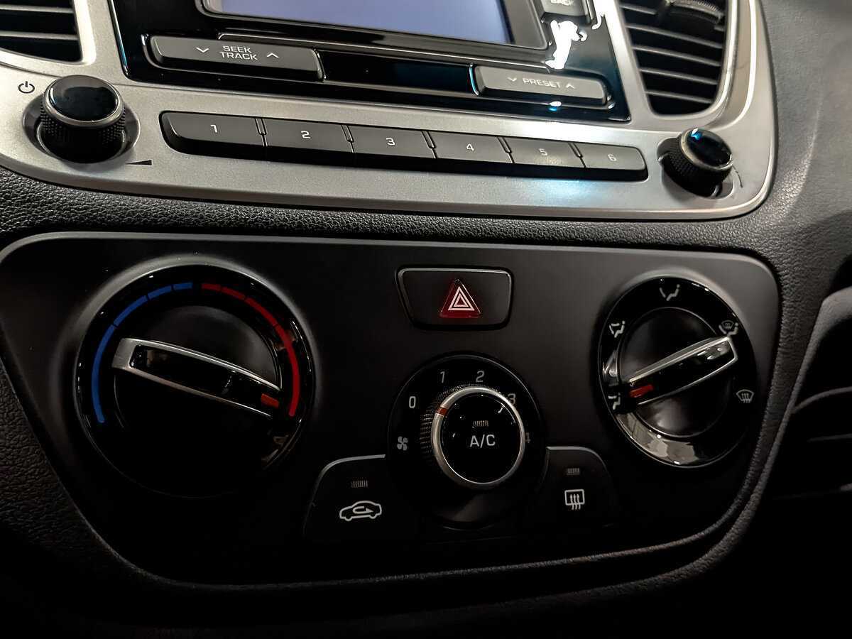 Купить Hyundai Solaris с пробегом. Фото: #18