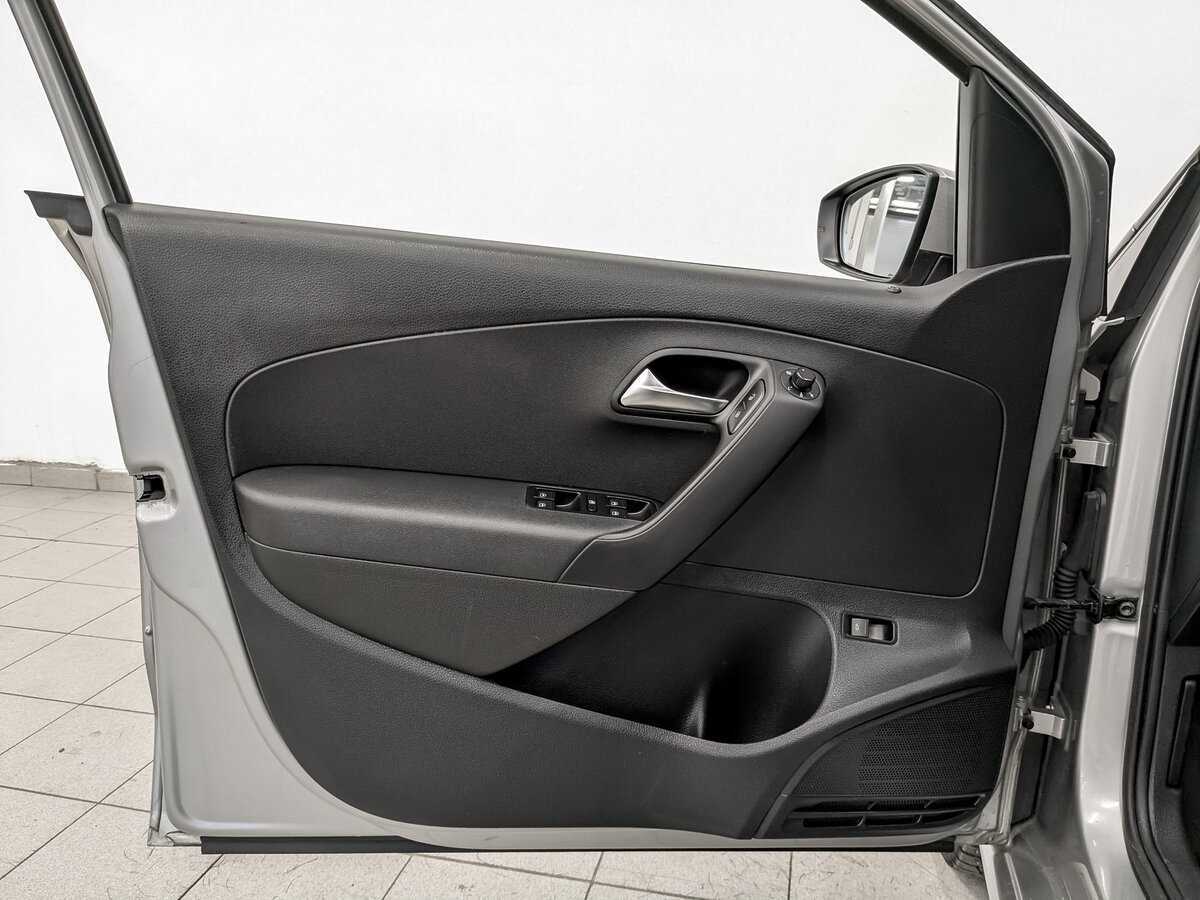 Купить Volkswagen Polo с пробегом. Фото: #18