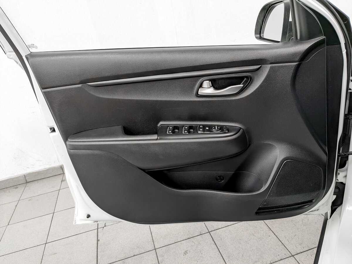 Купить Kia Rio с пробегом. Фото: #18