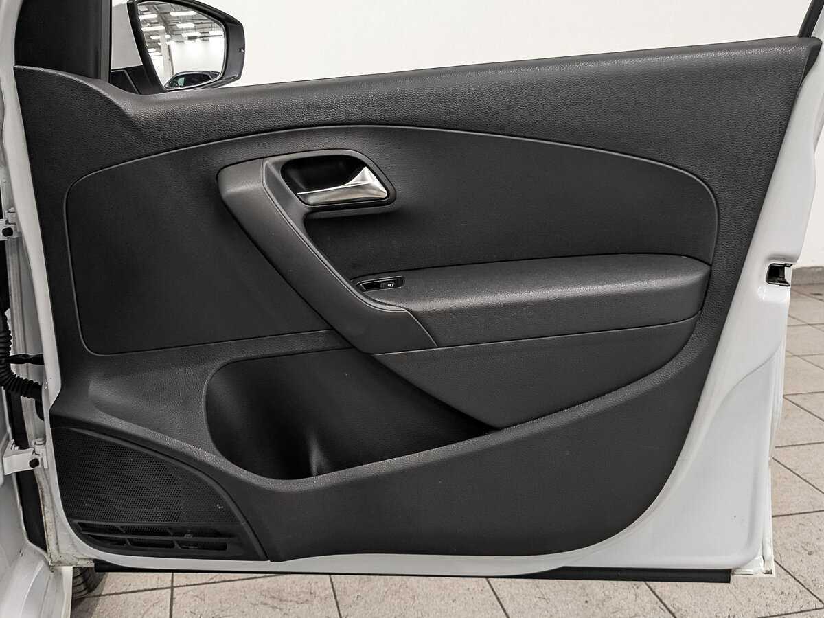 Купить Volkswagen Polo с пробегом. Фото: #24