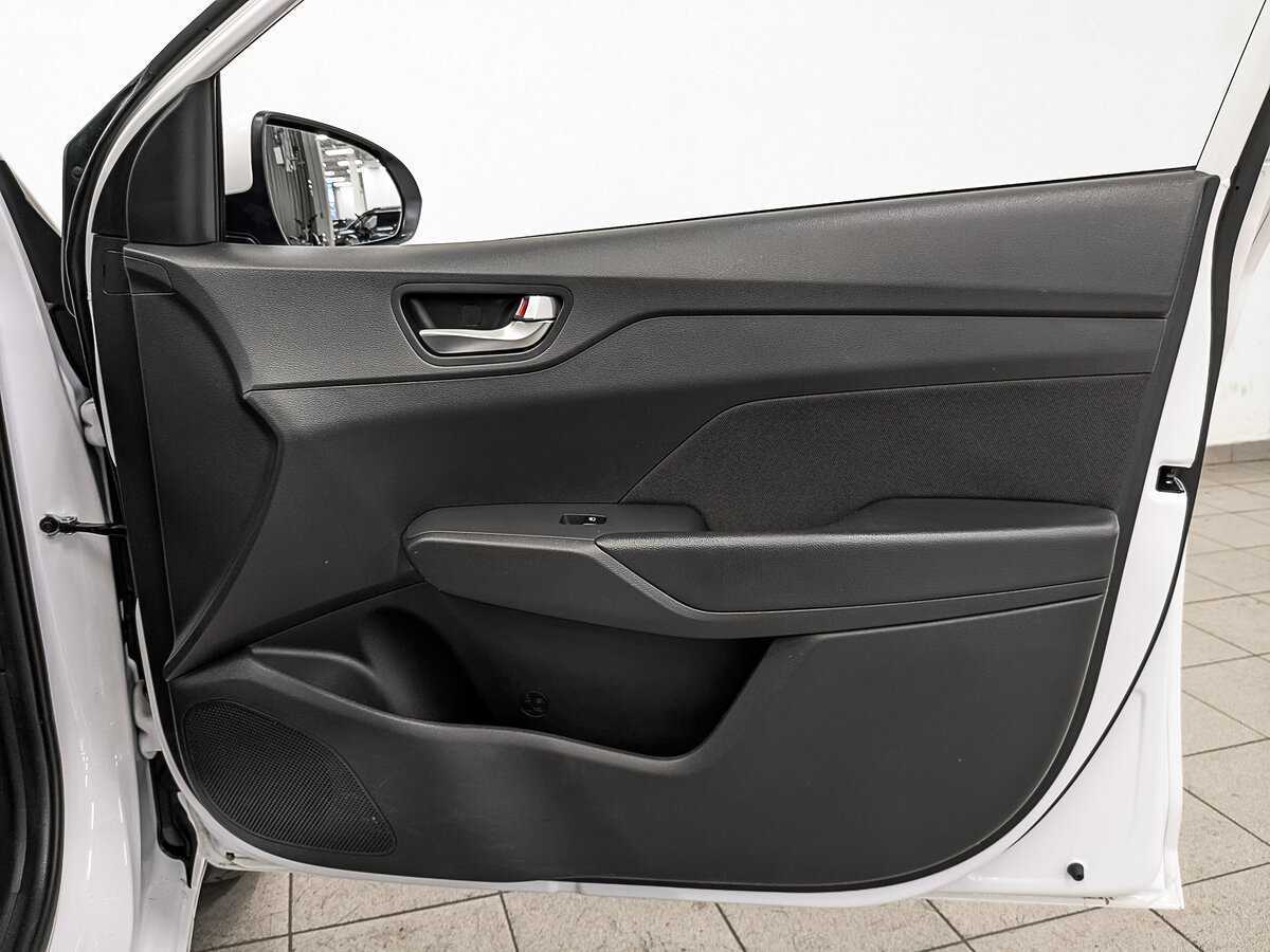 Купить Hyundai Solaris с пробегом. Фото: #22