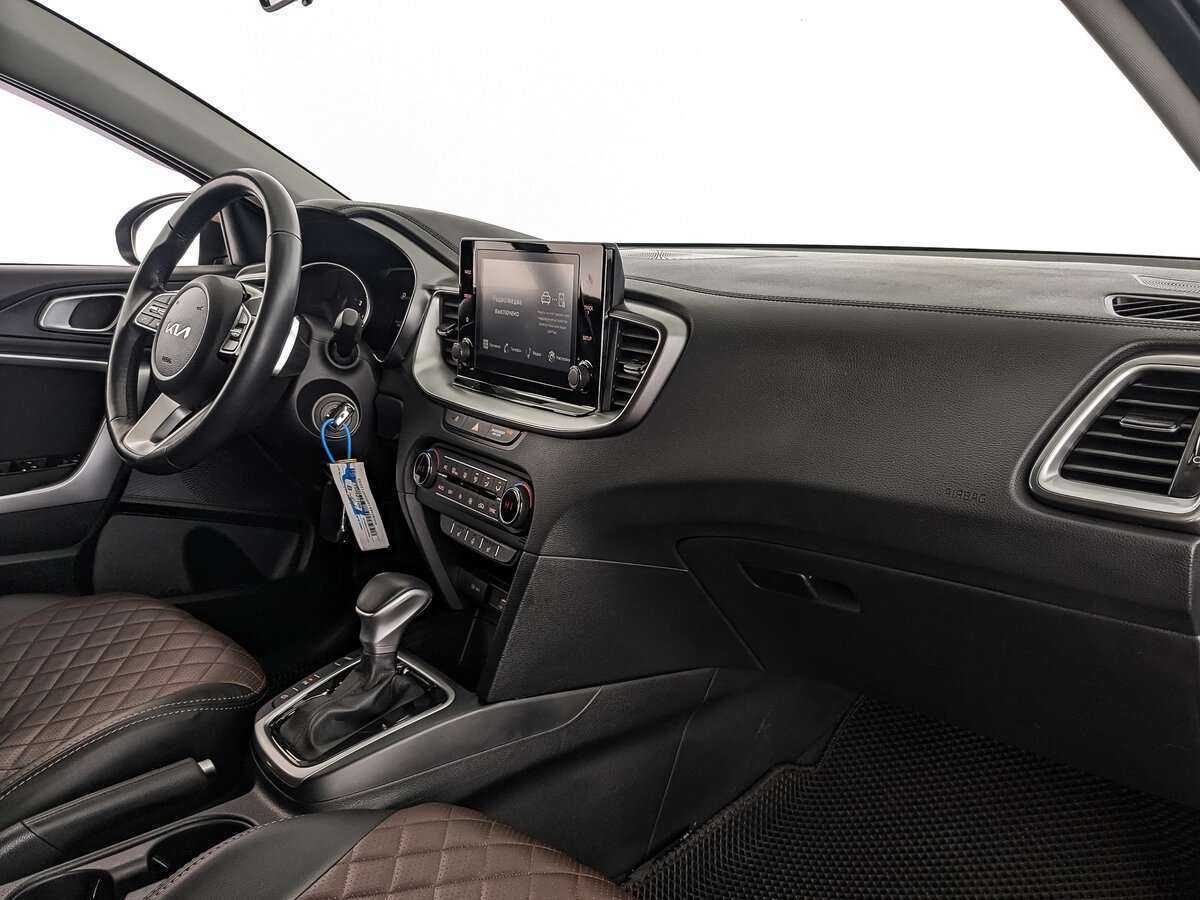 Купить Kia Ceed с пробегом. Фото: #8