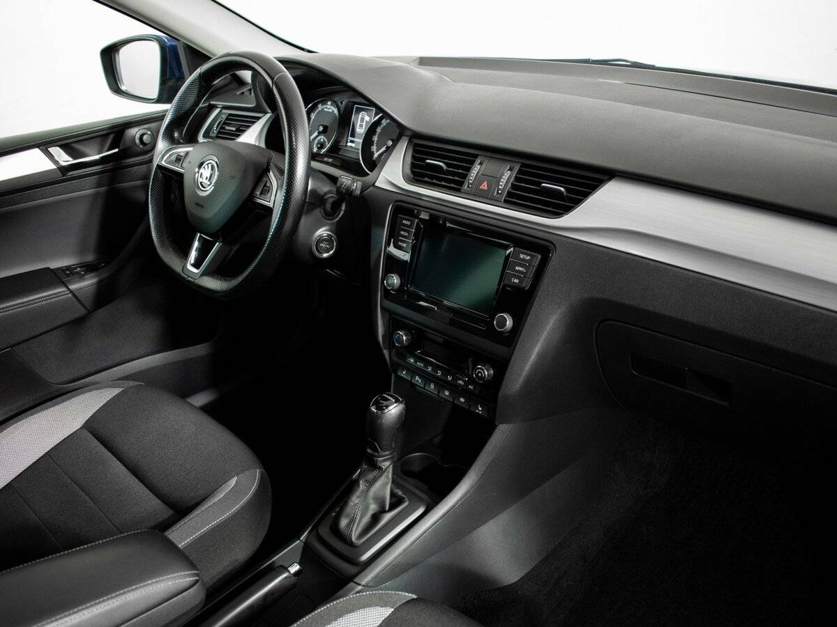 Купить Skoda Rapid с пробегом. Фото: #7