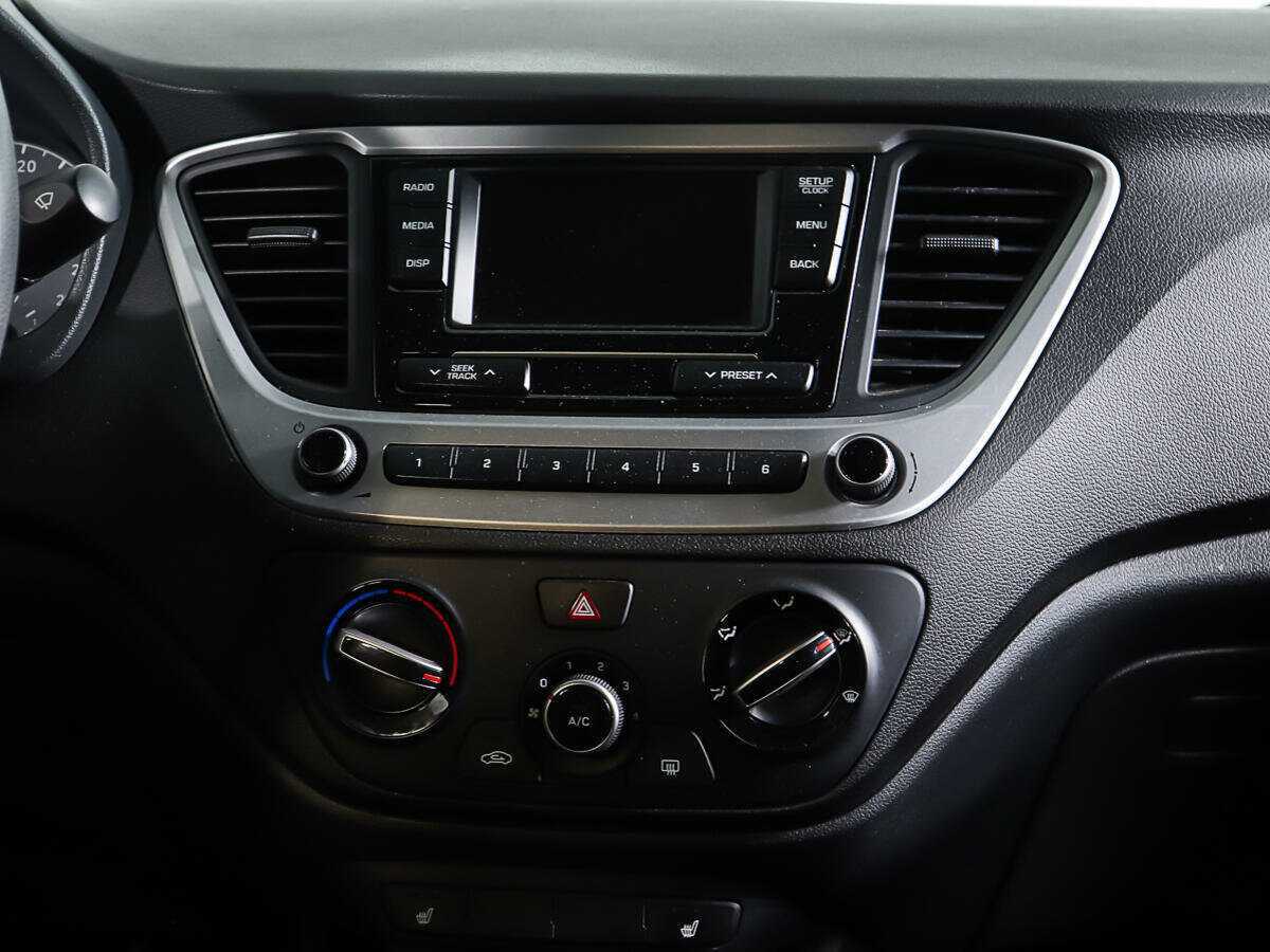 Купить Hyundai Solaris с пробегом. Фото: #11