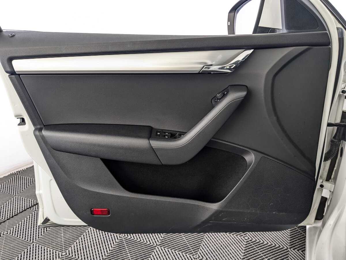 Купить Skoda Octavia с пробегом. Фото: #18