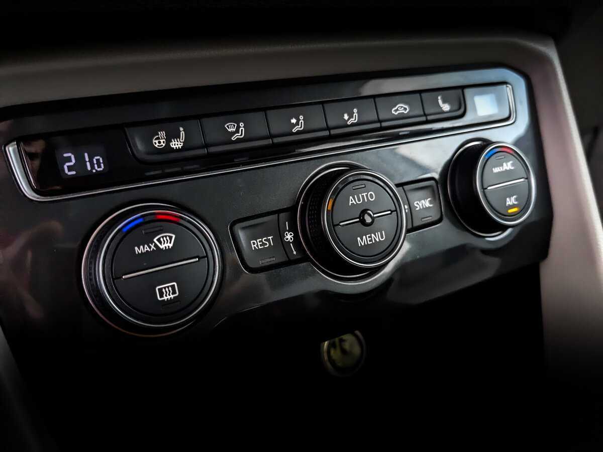 Купить Volkswagen Tiguan с пробегом. Фото: #24