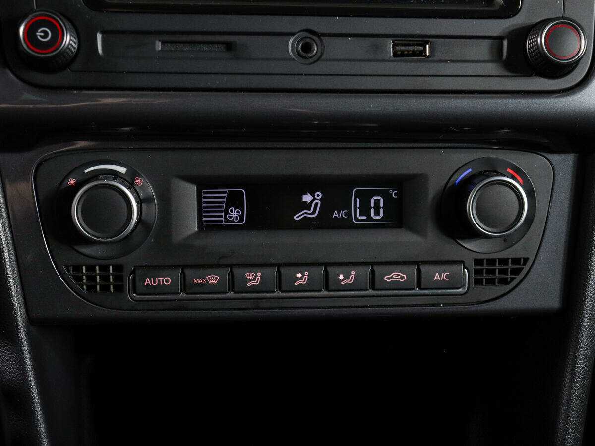 Купить Volkswagen Polo с пробегом. Фото: #19