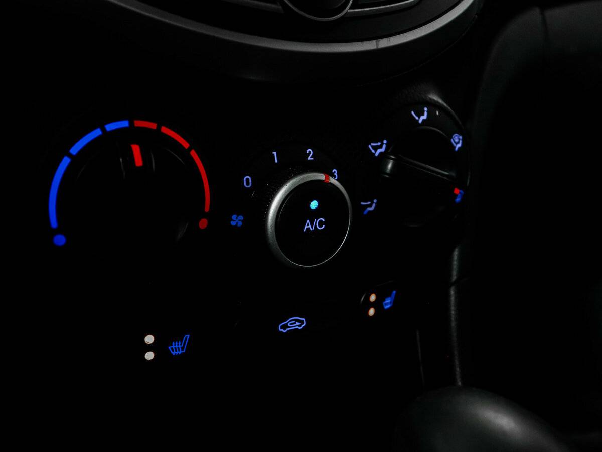 Купить Hyundai Solaris с пробегом. Фото: #13