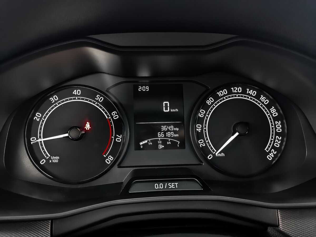 Купить Skoda Rapid с пробегом. Фото: #11