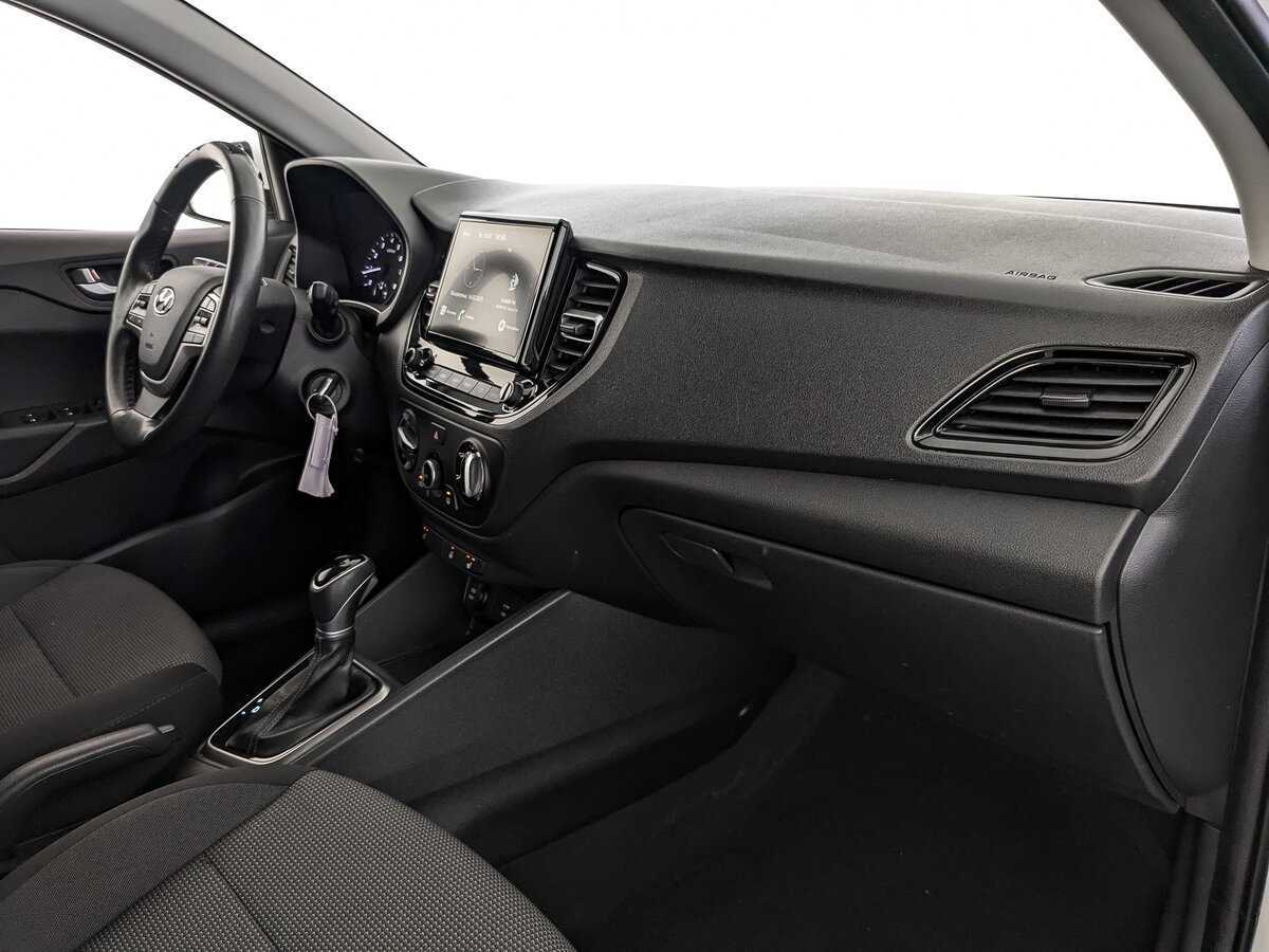 Купить Hyundai Solaris с пробегом. Фото: #10