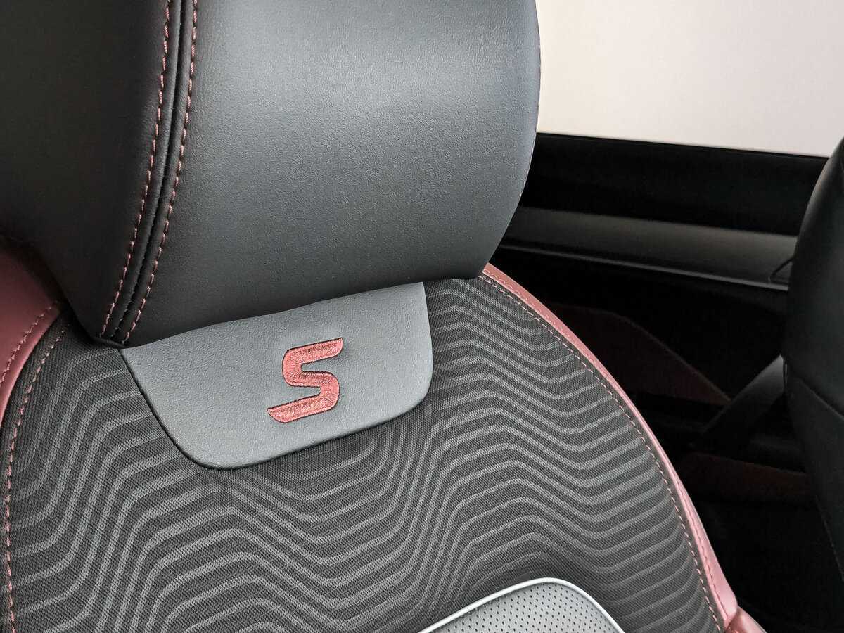 Купить Geely Coolray с пробегом. Фото: #21