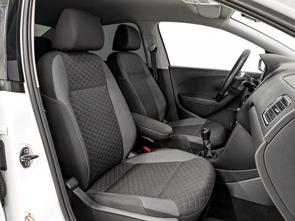 Купить Volkswagen Polo с пробегом. Фото: #23