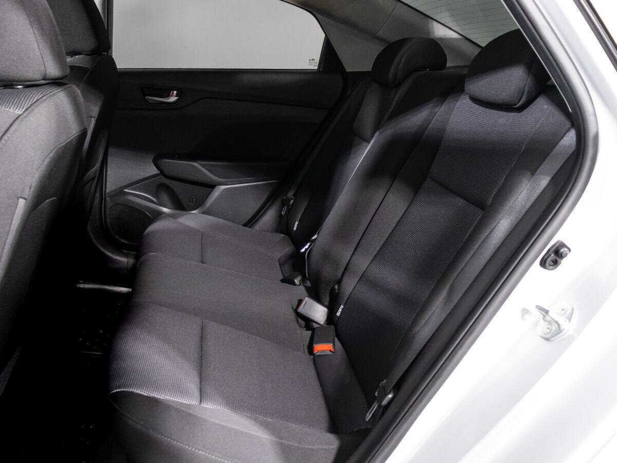 Купить Hyundai Solaris с пробегом. Фото: #9