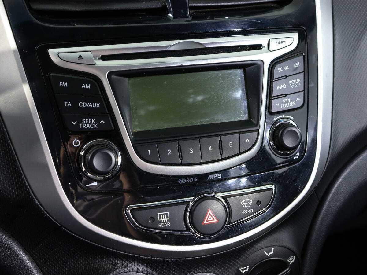 Купить Hyundai Solaris с пробегом. Фото: #17