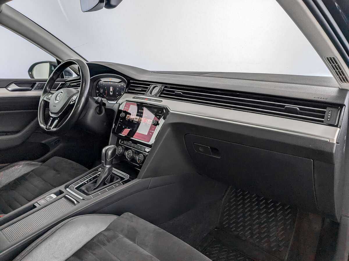 Купить Volkswagen Passat с пробегом. Фото: #10