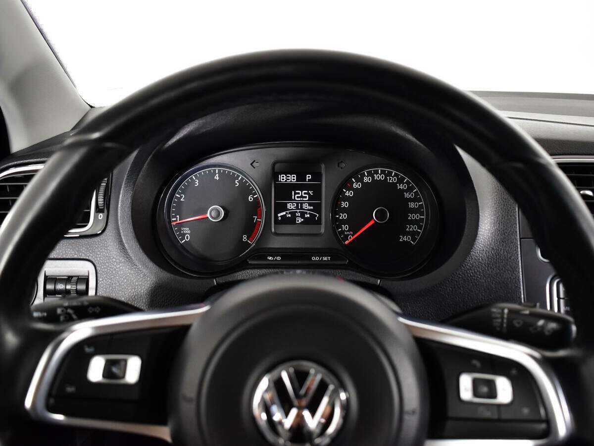 Купить Volkswagen Polo с пробегом. Фото: #10