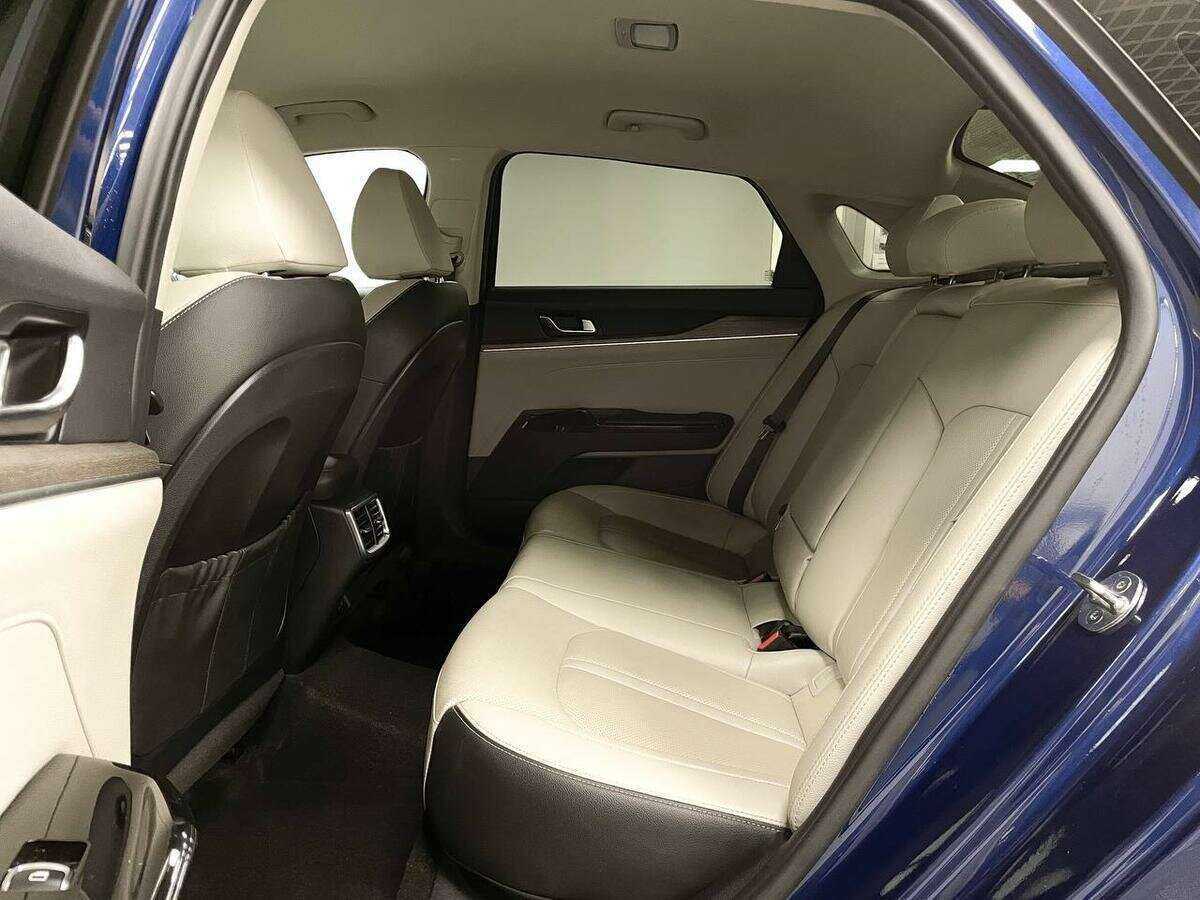 Купить Kia K5 с пробегом. Фото: #8