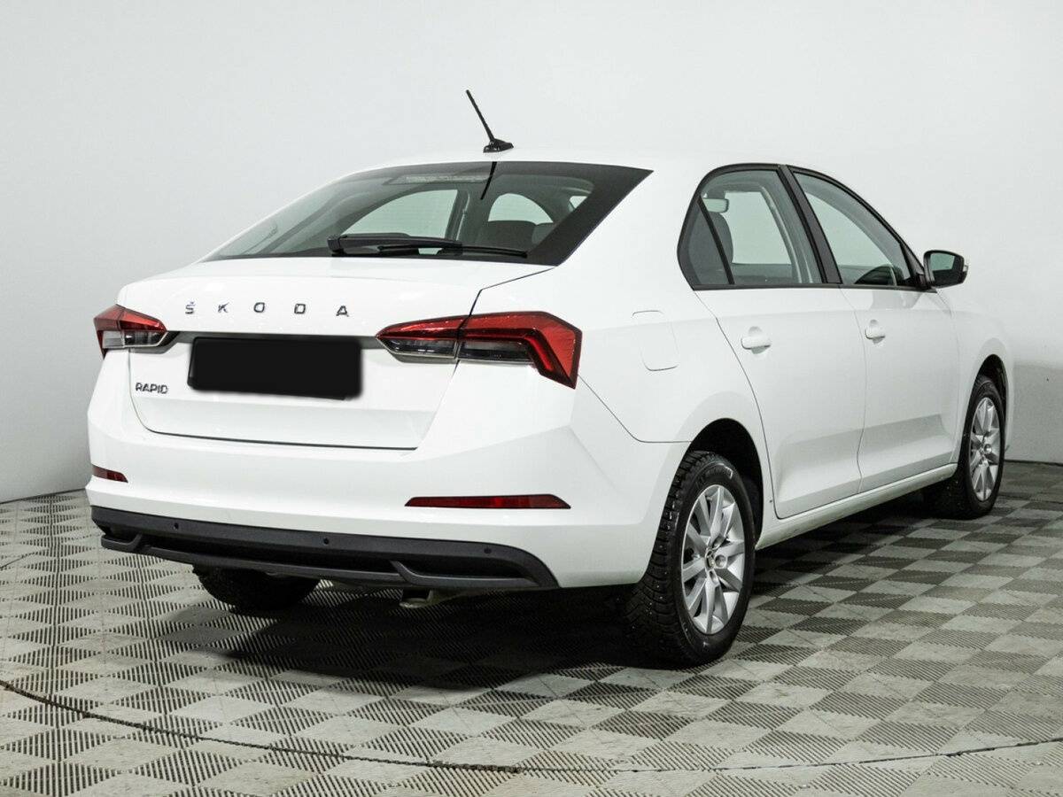 Купить Skoda Rapid с пробегом. Фото: #4