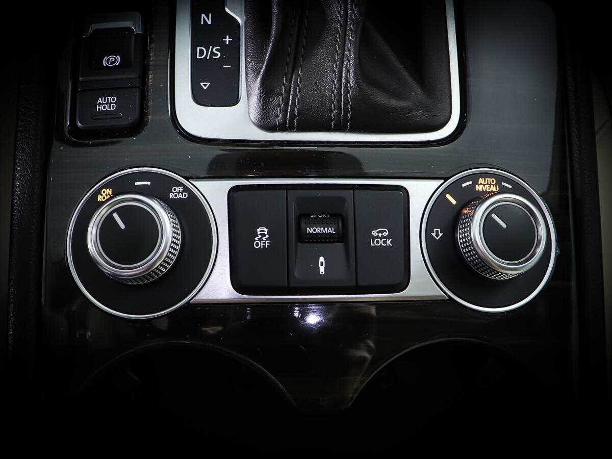 Купить Volkswagen Touareg с пробегом. Фото: #19