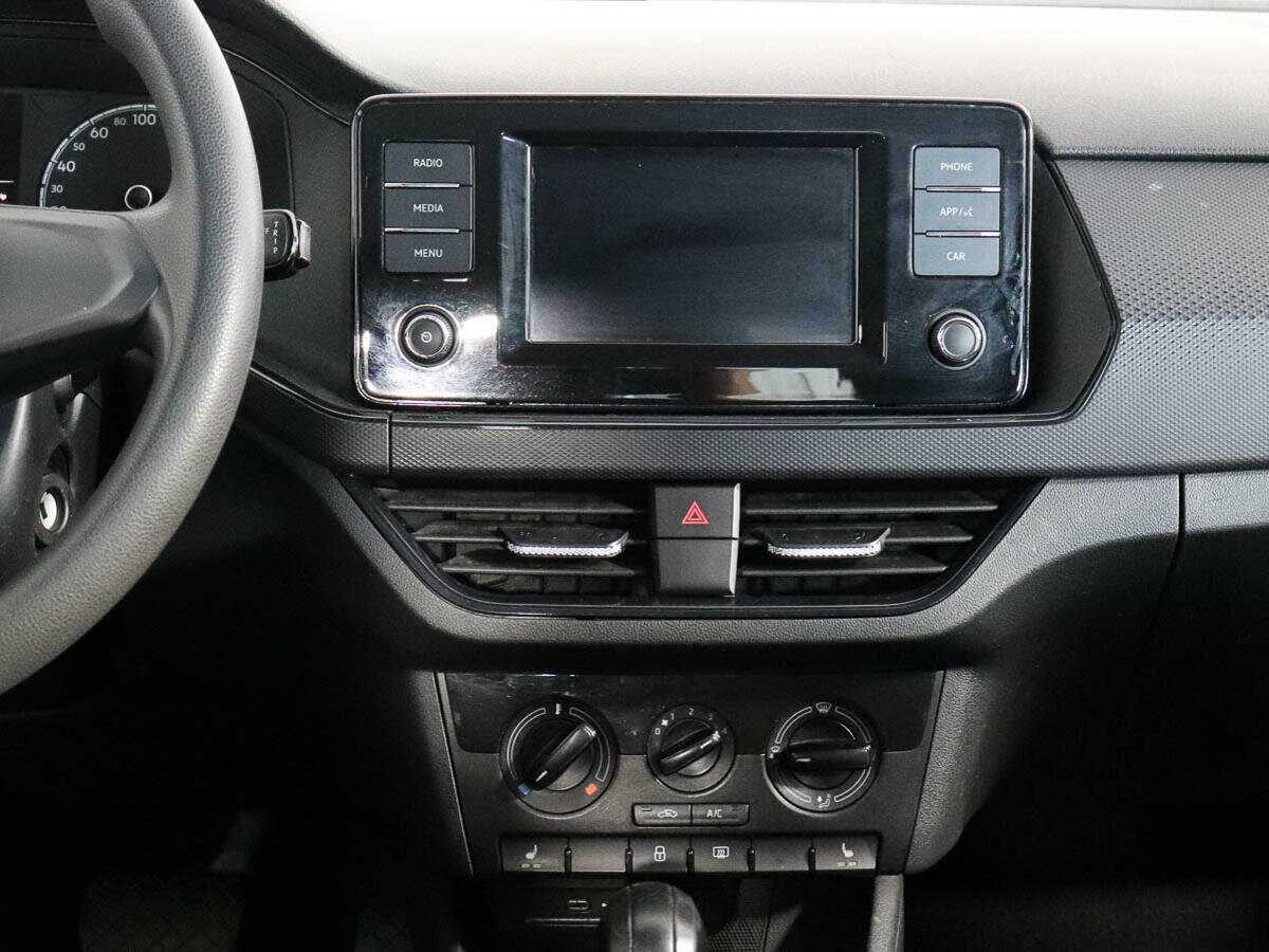 Купить Volkswagen Polo с пробегом. Фото: #11