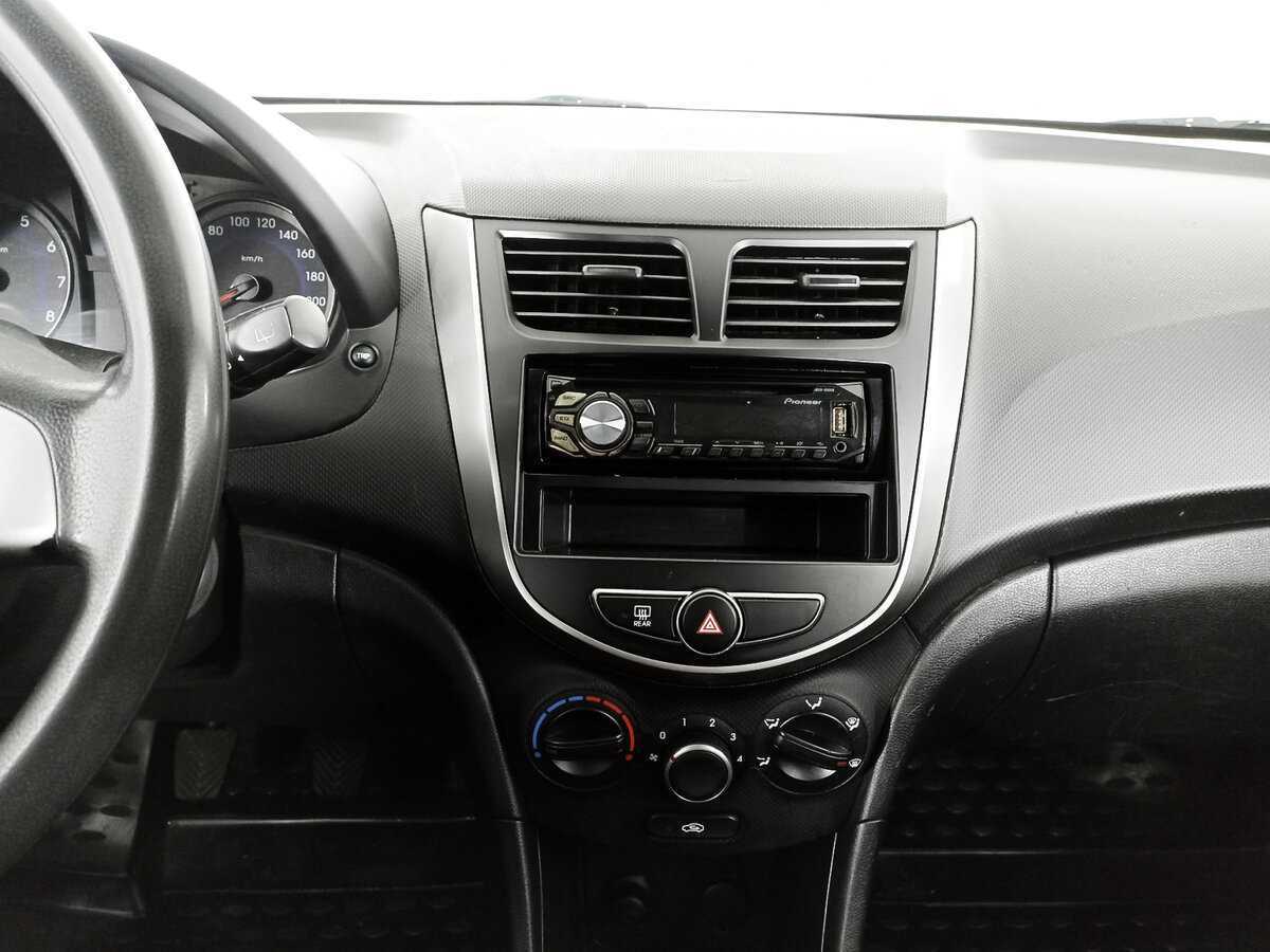 Купить Hyundai Solaris с пробегом. Фото: #12