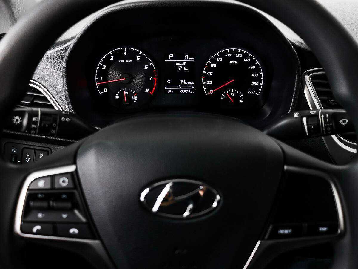 Купить Hyundai Solaris с пробегом. Фото: #15