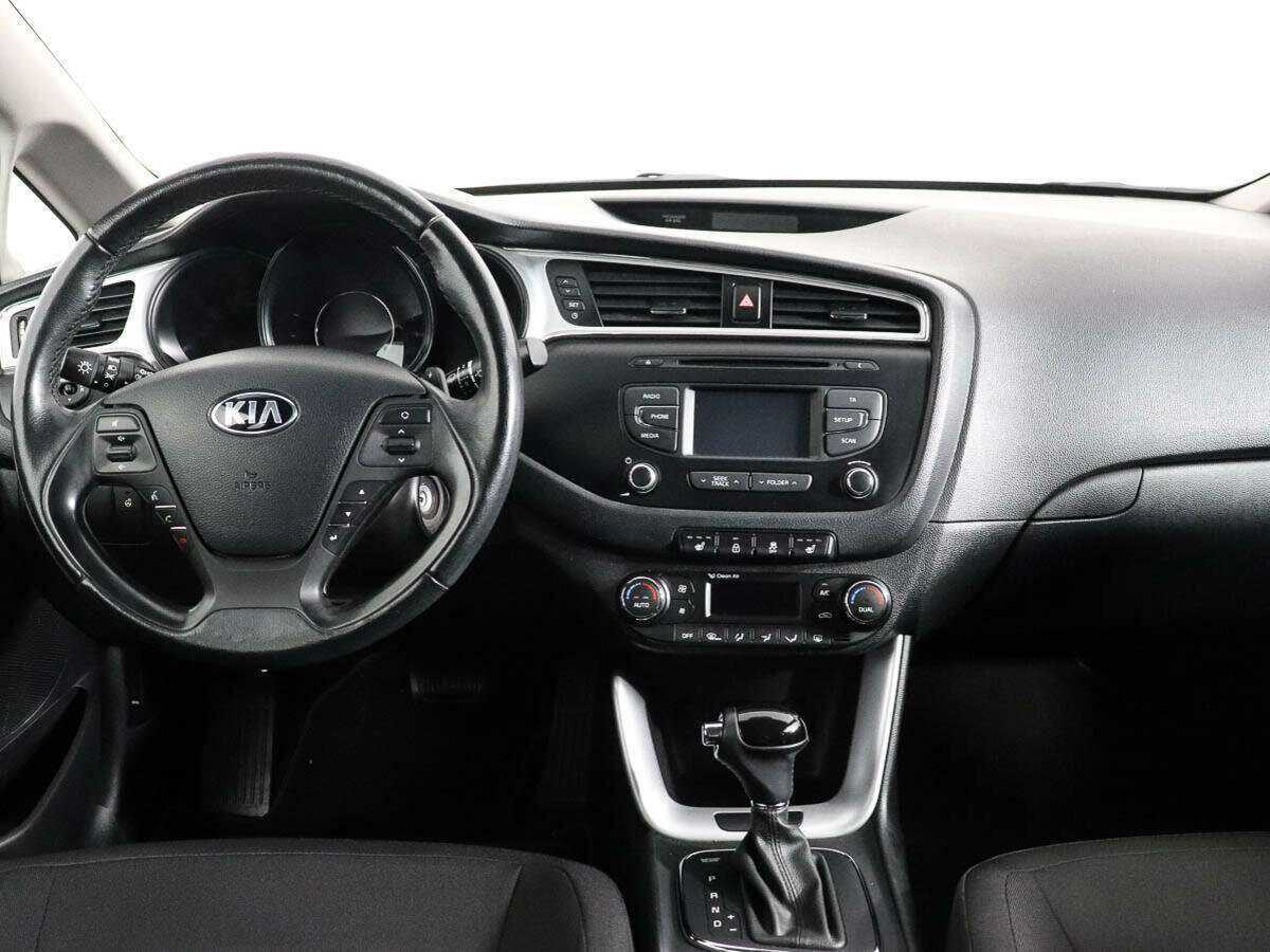 Купить Kia Ceed с пробегом. Фото: #9