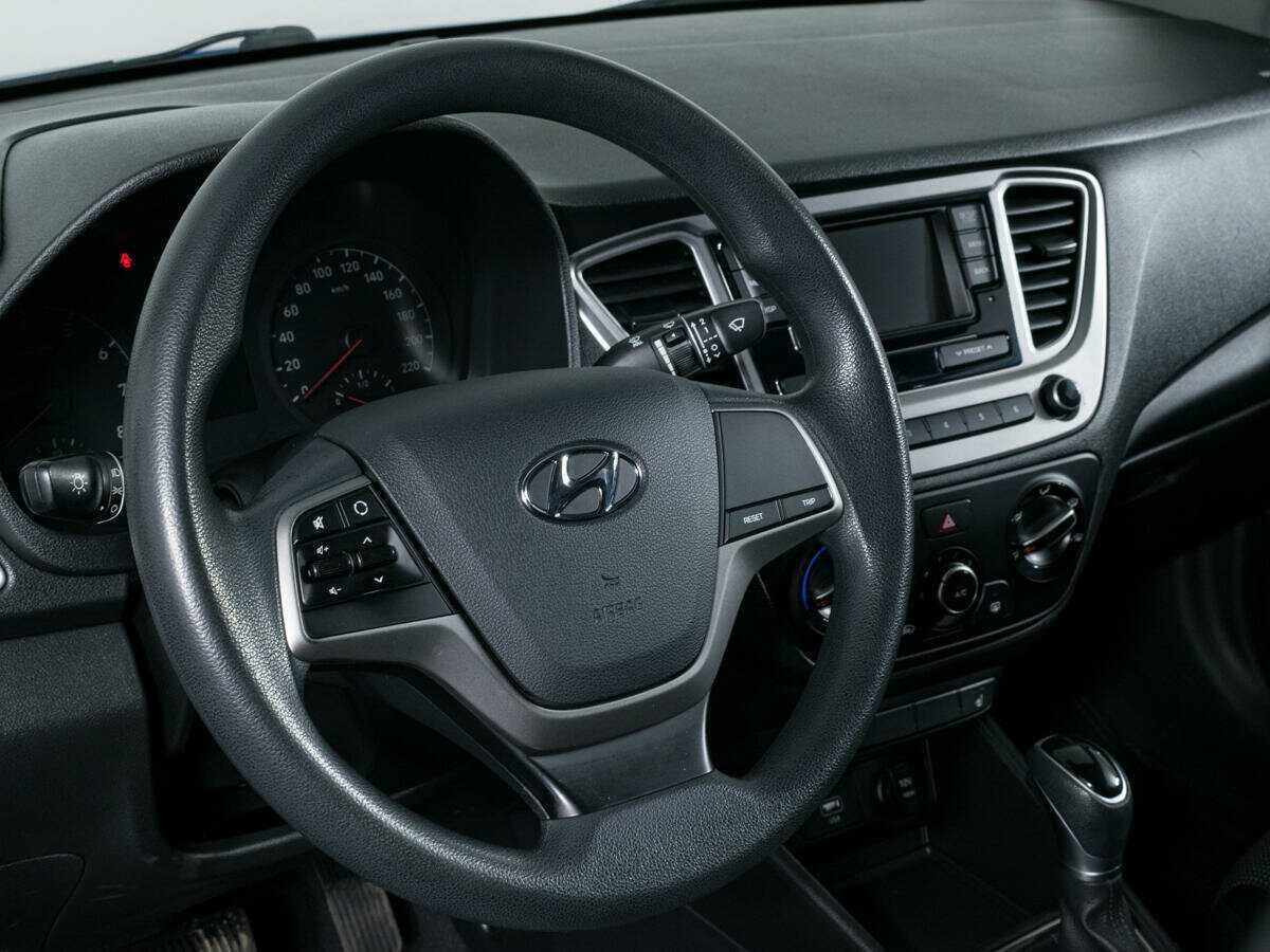 Купить Hyundai Solaris с пробегом. Фото: #11